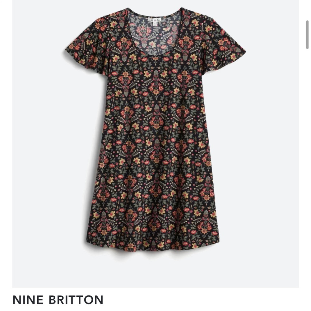 Nine Britton, size small, dark floral print
